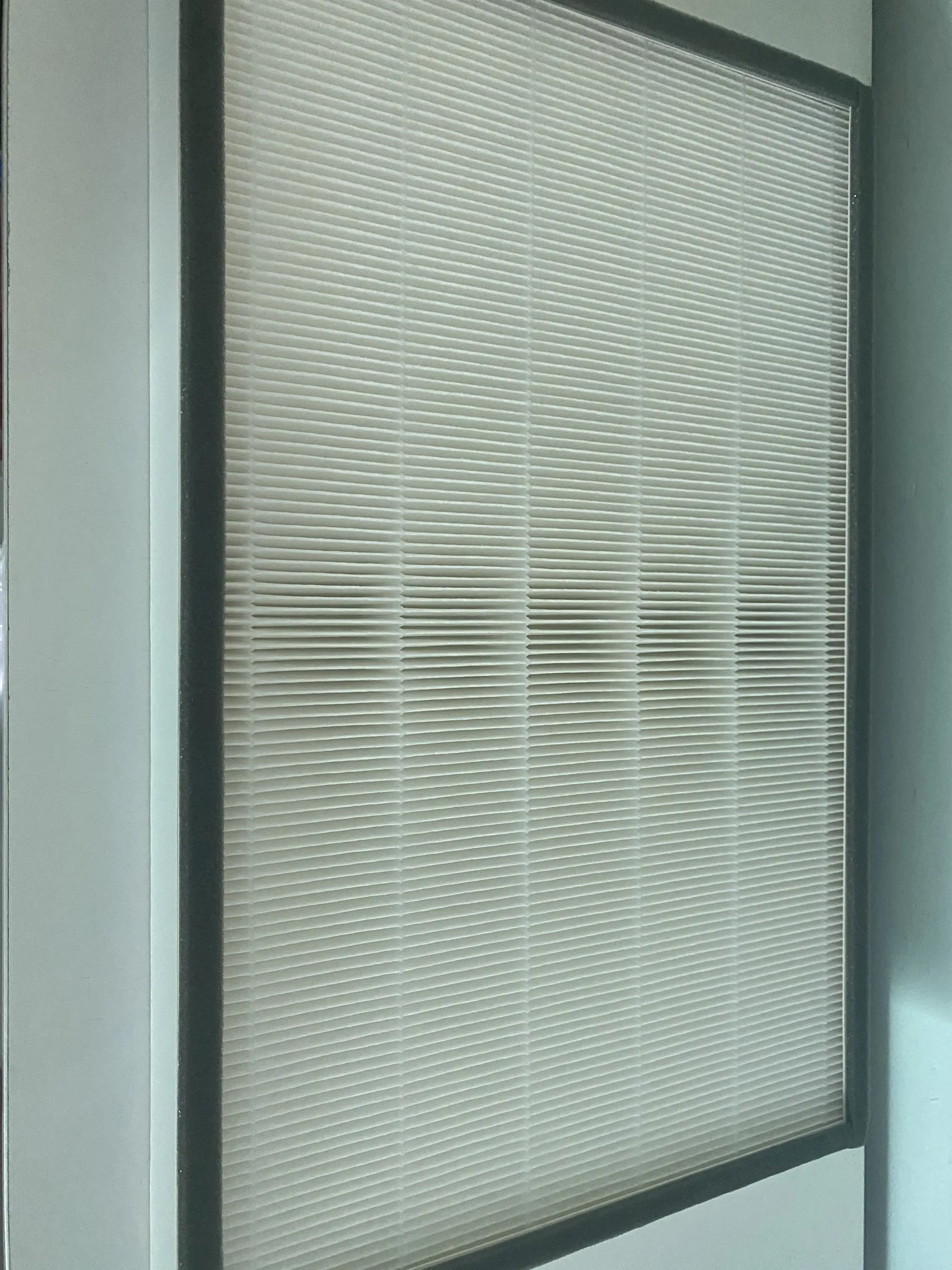 Công Nghệ Mini-Pleat Là Gì? Tại Sao VAF Chuyển Đổi Hoàn Toàn Sang Dây Chuyền Tự Động?